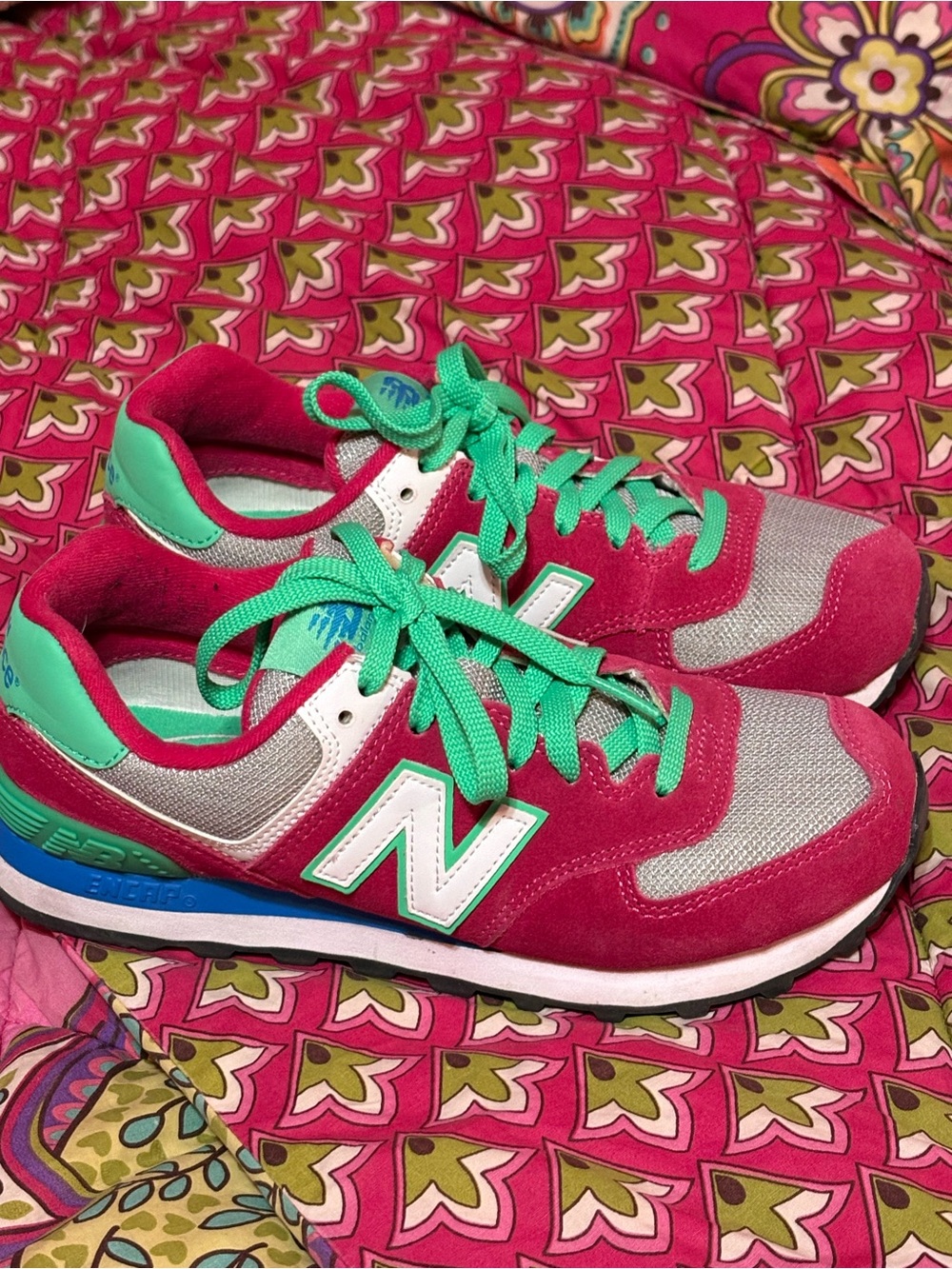 RARE New Balance (WMNS) New Balance 574 'Red Green' Sz. 6.5